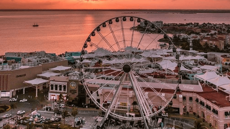 Puesta de sol desde La Rueda en Cancún